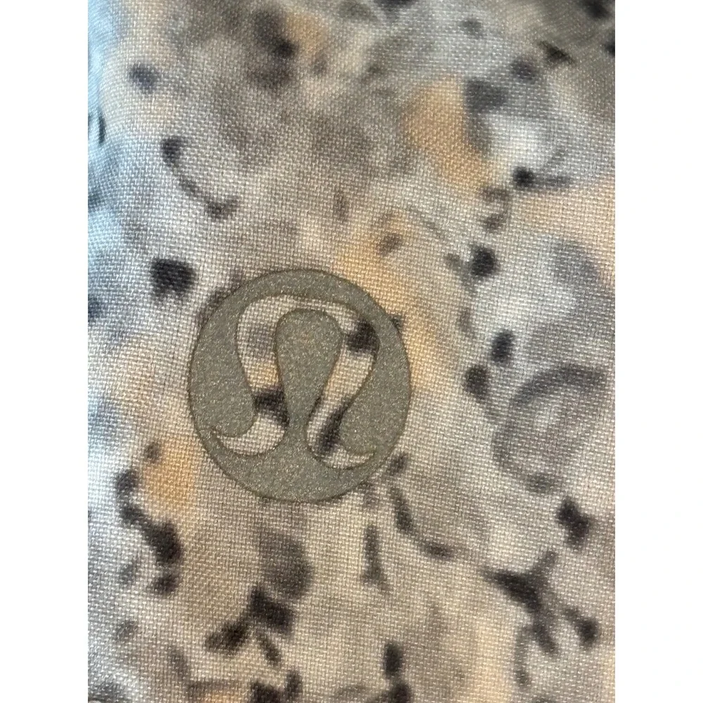 Lululemon Run Times Shorts Gray White Speckled Print Athletic Running Size 4